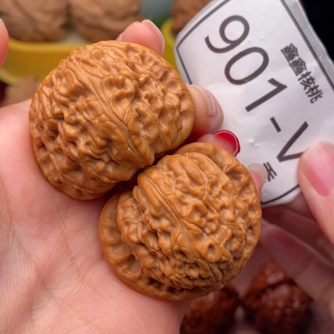 桃核把件白狮子40……