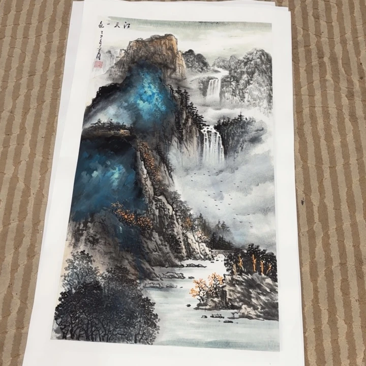国画花鸟等多种鸟类的栖息