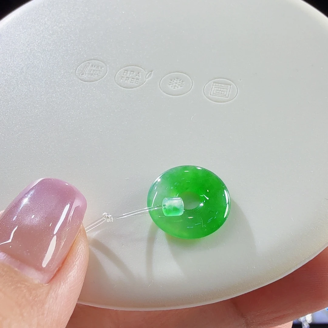 颈饰未镶嵌翡翠裸石