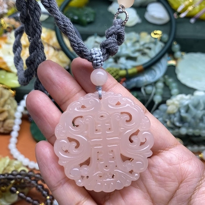 蛇纹石玉未镶嵌吊坠