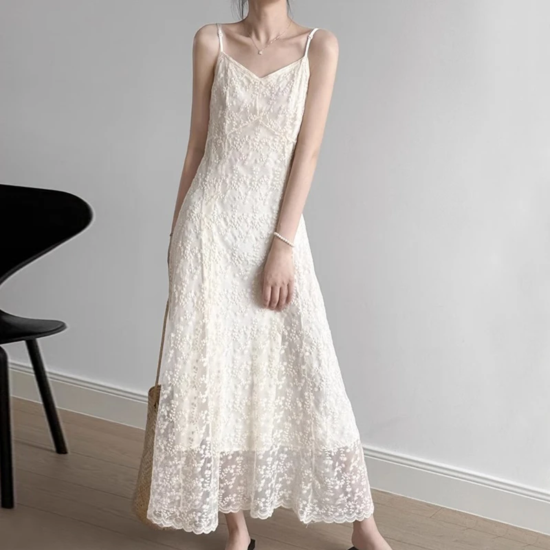 YM51156高级感气质早春蕾丝重工长裙法式白色吊带连衣裙子女夏季