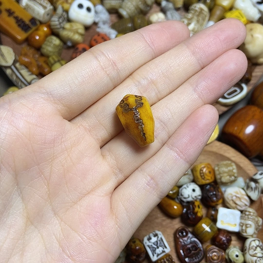 罢***了琉璃/树脂/塑料类