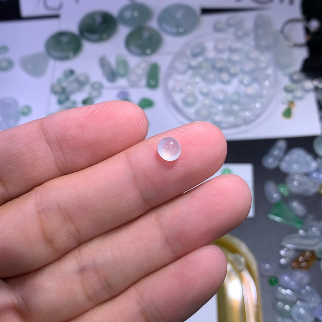 翡翠未镶嵌颈饰蛋面