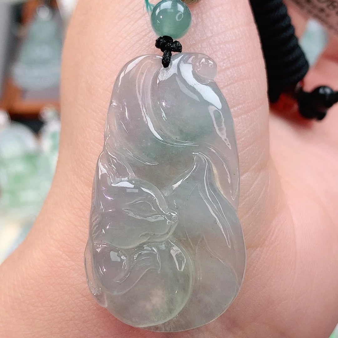 颈饰未镶嵌翡翠狐狸