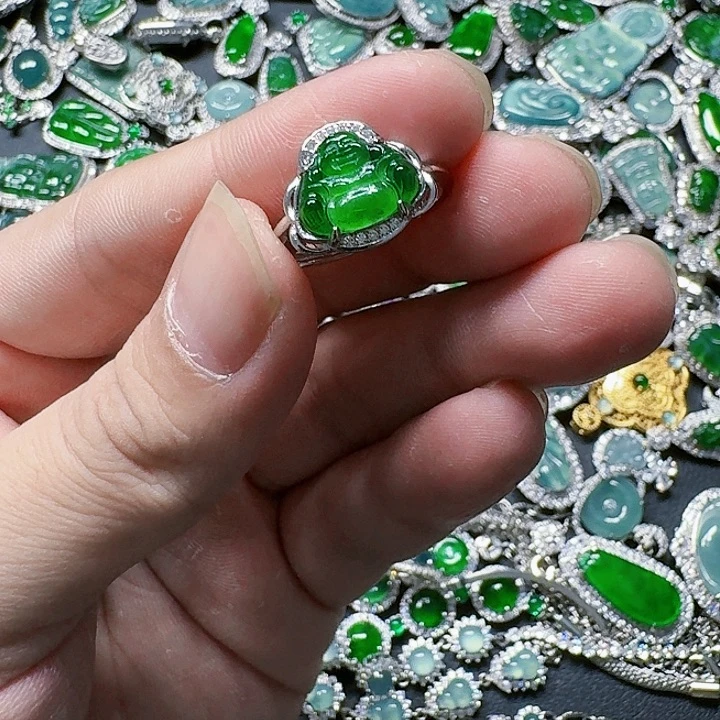 翡翠颈饰未镶嵌天然A货翡翠放漏