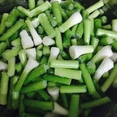 安徽农家腌制蒜杆蒜苔咸菜下饭菜美味小菜