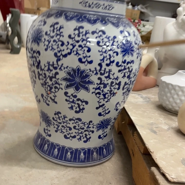 微瑕青花瓷器值得购买