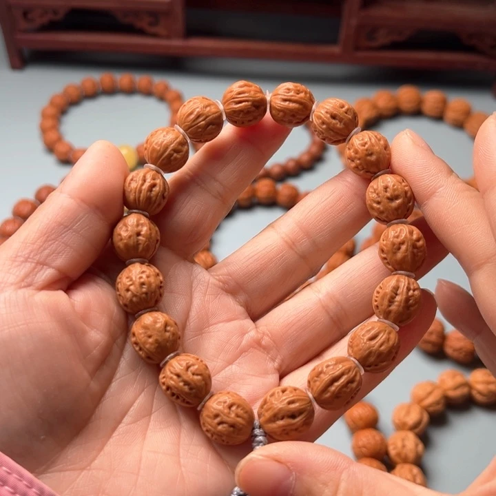 文玩核桃吊坠野生小he tao