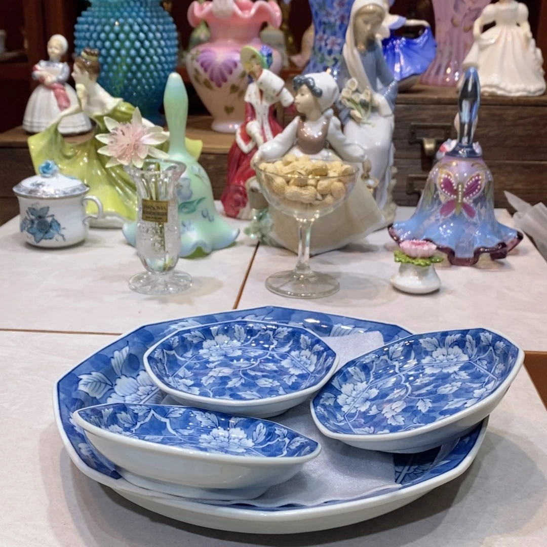 瓷片4个盘子啊啊啊啊