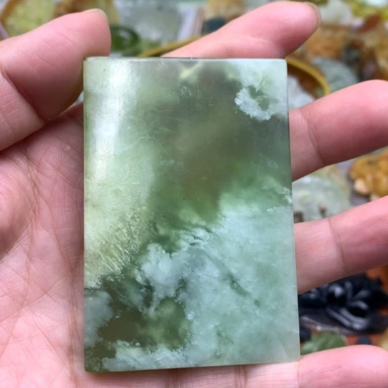 【闪购商品】蛇纹石玉颈饰未镶嵌