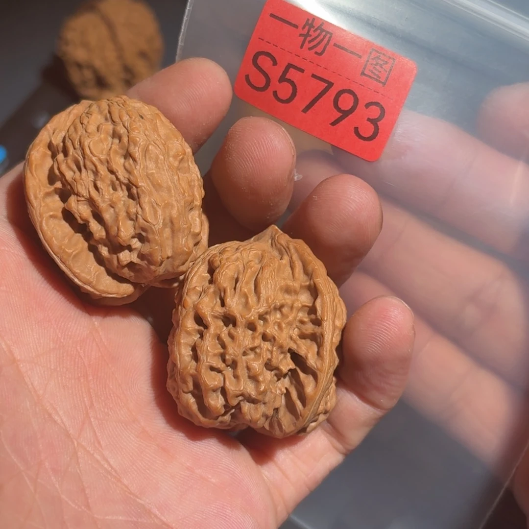 文玩核桃把件观音肚