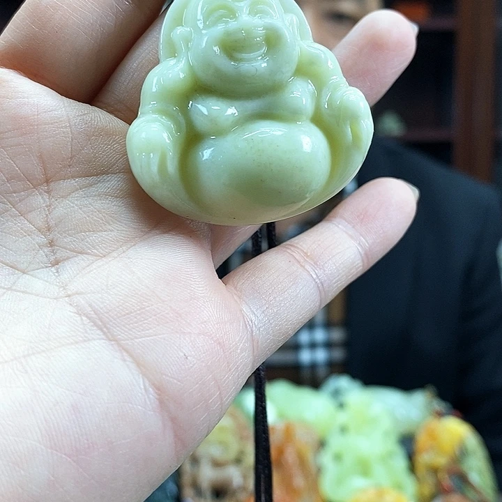 蛇纹石玉吊坠未镶嵌