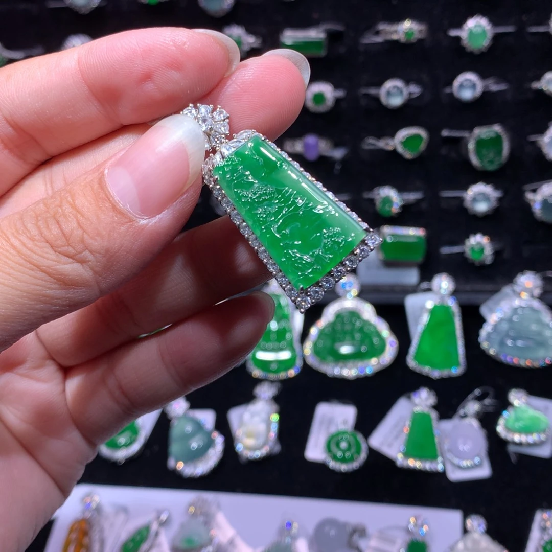 翡翠银S925镶嵌颈饰翡翠