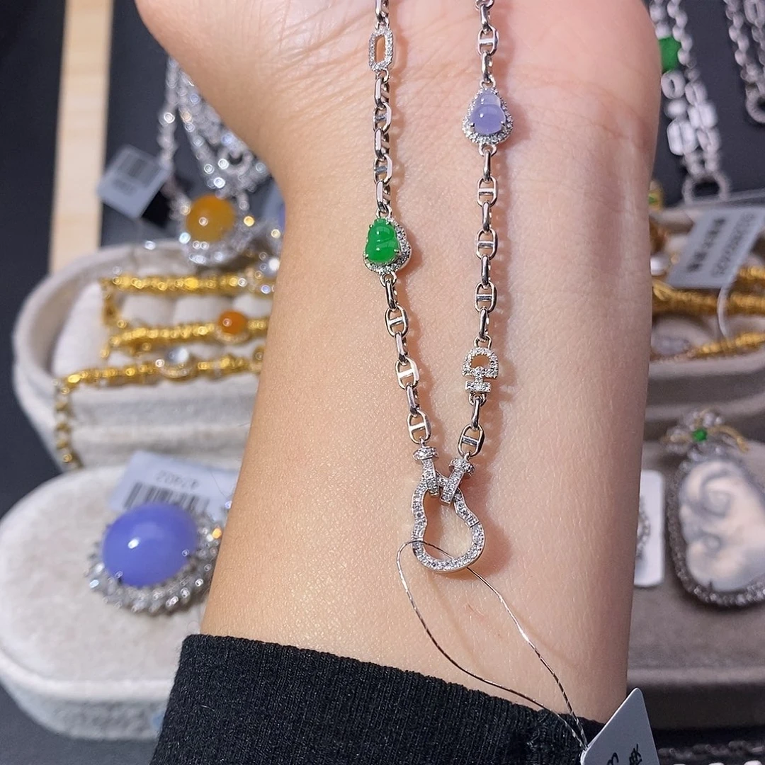 翡翠18K金镶嵌项链