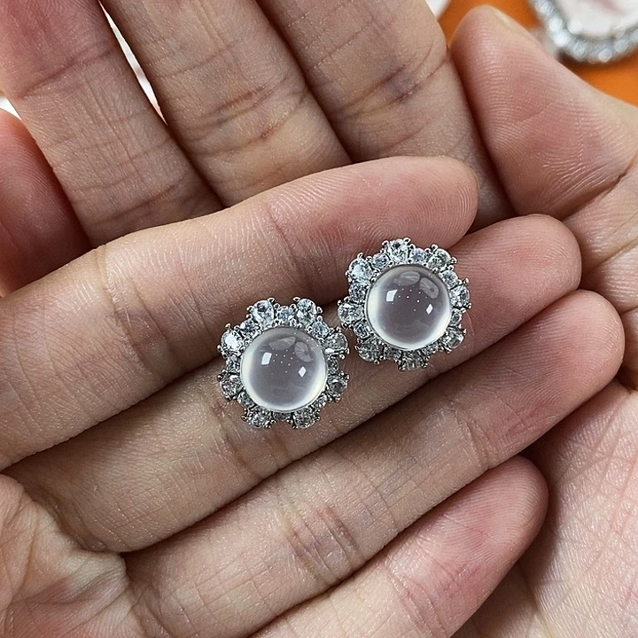 石英质玉合金颈饰