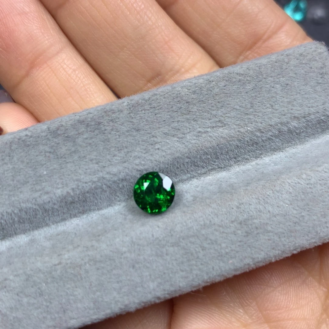 石榴石裸石未镶嵌圆6.5沙弗莱