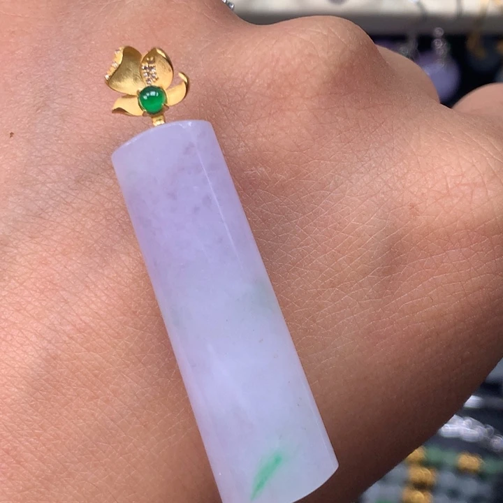 翡翠18K金镶嵌颈饰无事柱