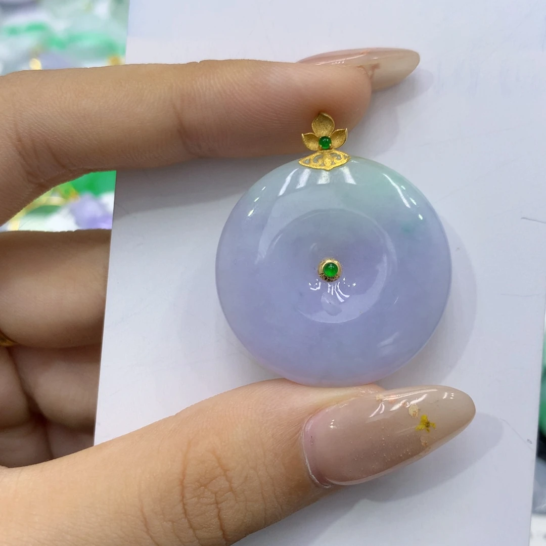 翡翠18K金镶嵌颈饰