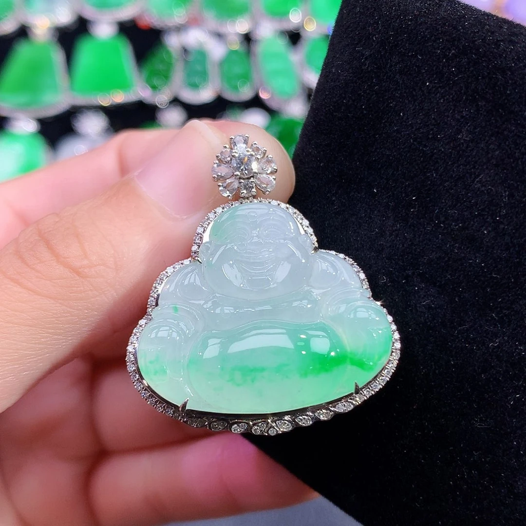 翡翠18K金镶嵌颈饰