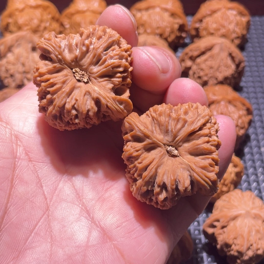 真***猫文玩核桃吊坠40南疆石有黄