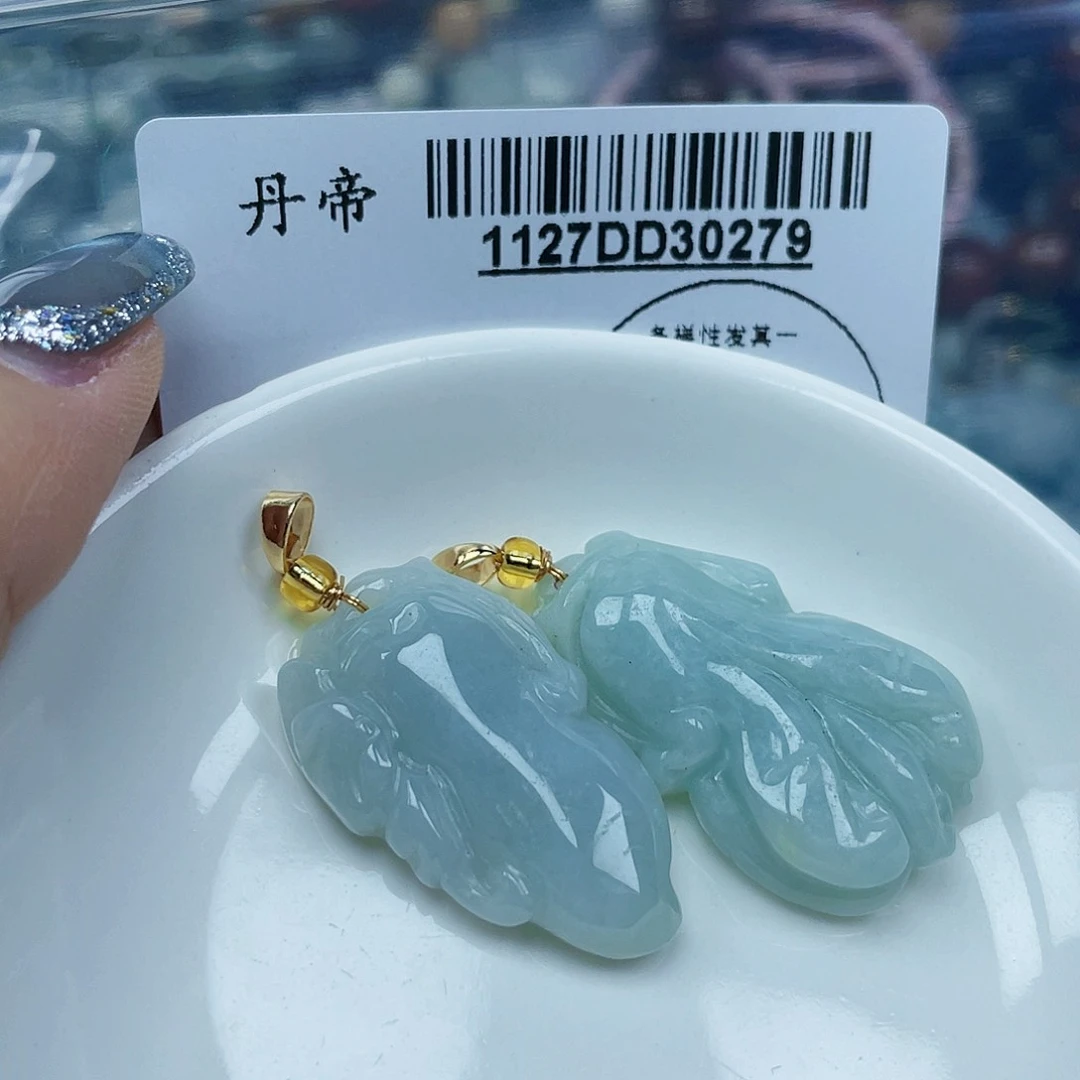 吊坠(不含链)未镶嵌翡翠