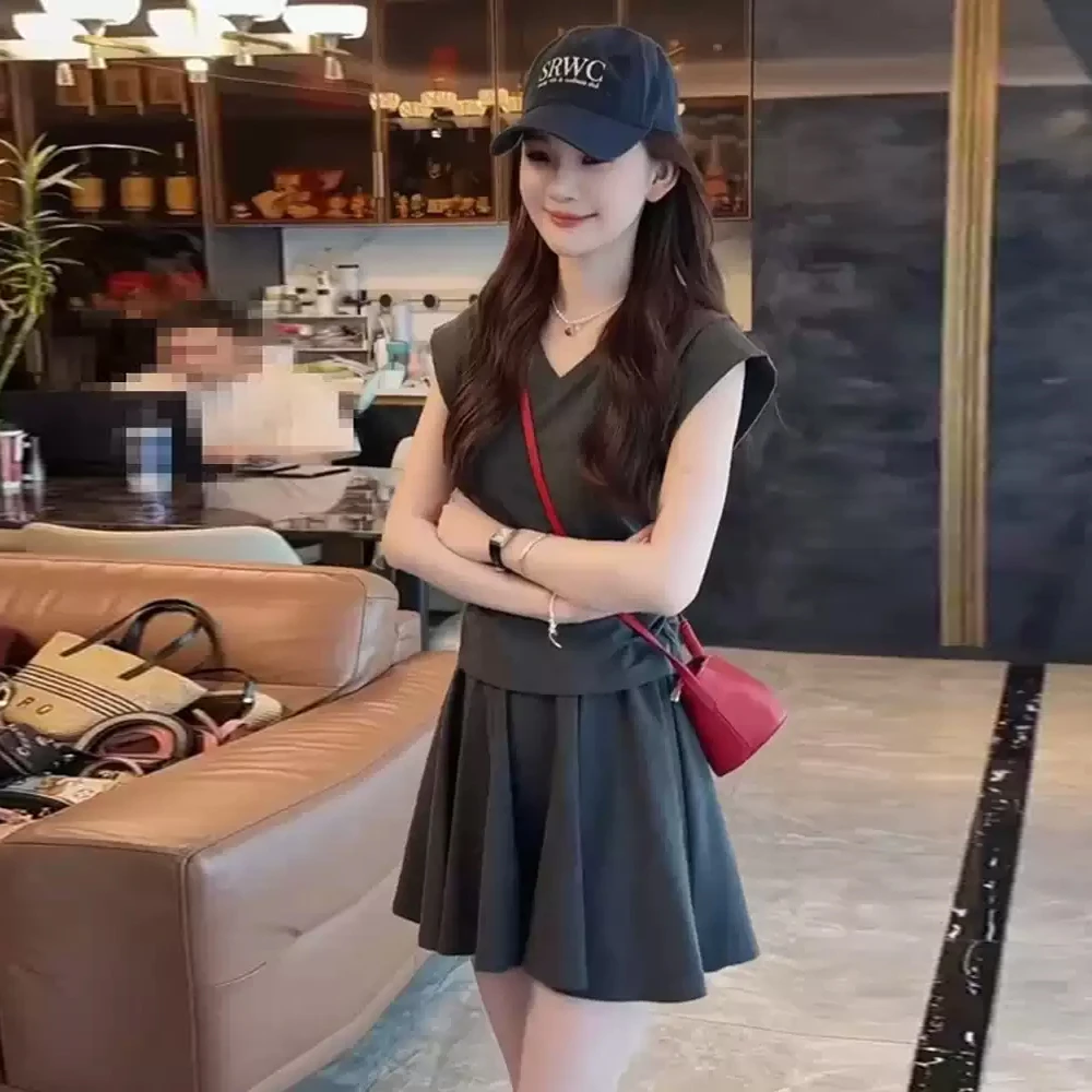 韩系时尚穿搭套装女夏正肩小飞袖v领短袖t恤A字松紧腰短裙两件套