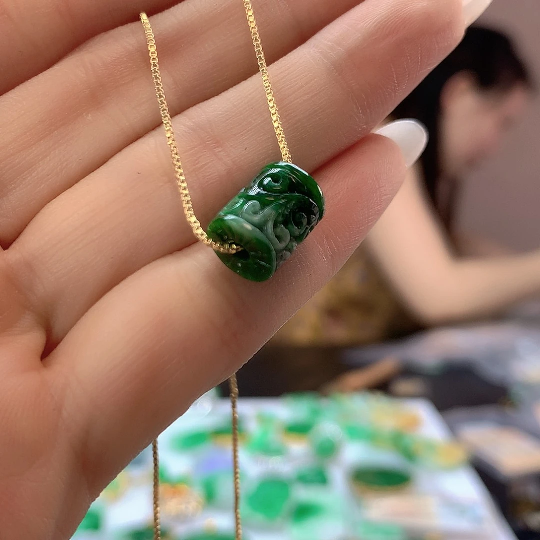 翡翠未镶嵌颈饰翡翠