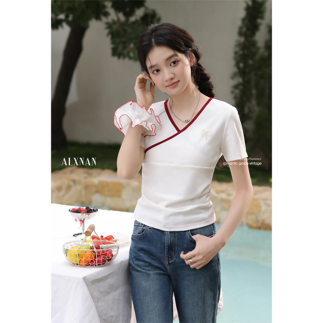 【粉丝福利】鹿向南「甜枣奶酪」米白色夏新款设计感短款上衣女L53776