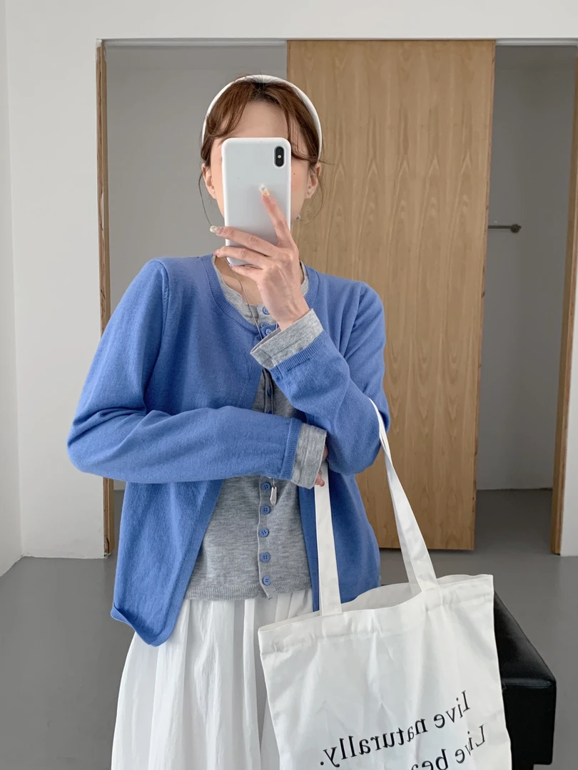 早春新款韩版圆领假两件撞色设计感针织开衫（含6%羊毛）