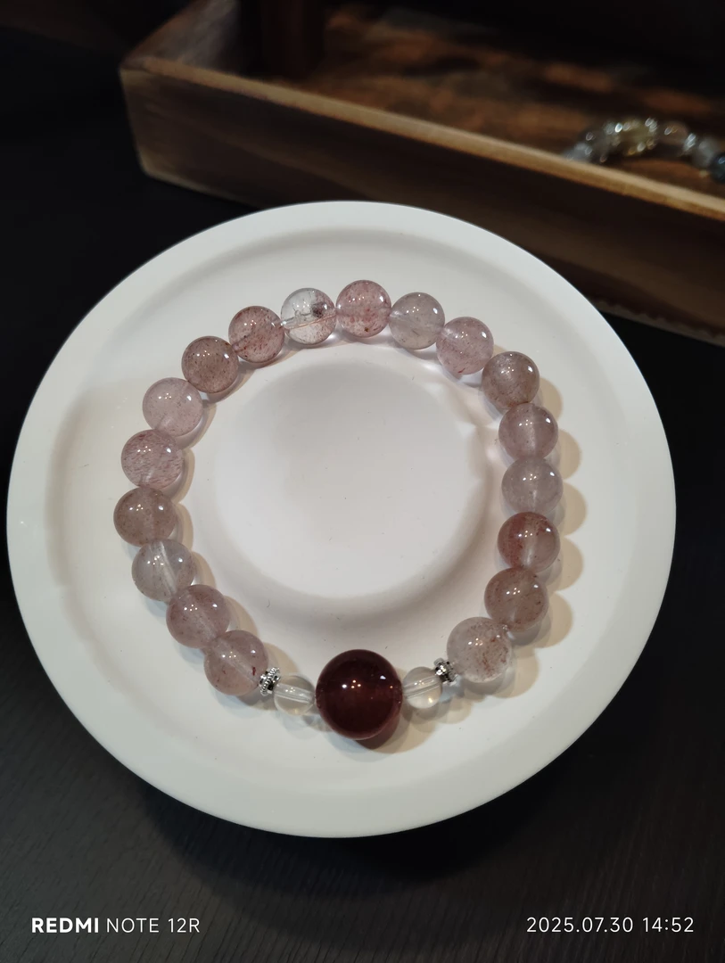 天然8mm+12mm草莓晶水晶手串