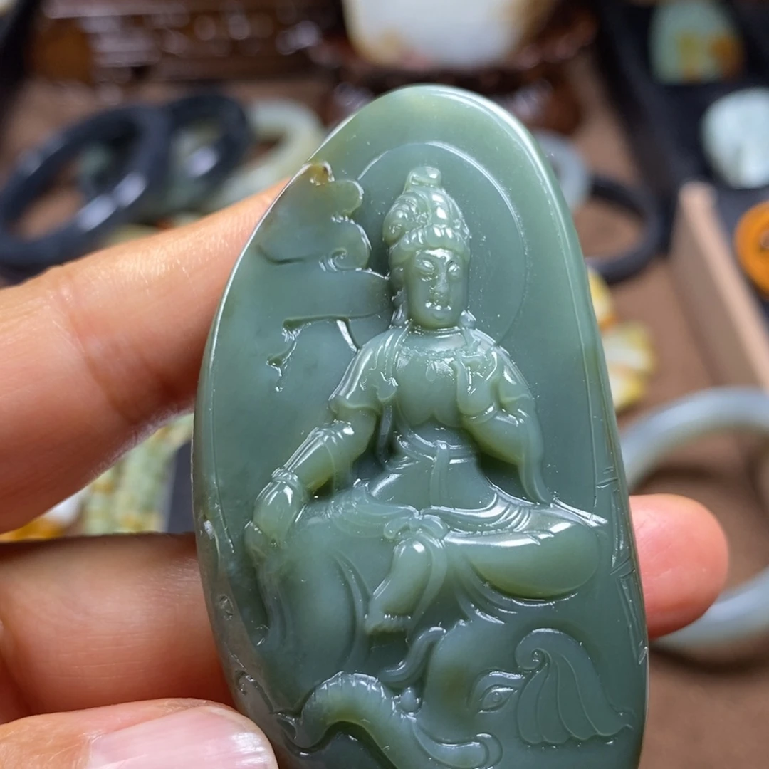 未镶嵌和田玉（翠青玉）挂件