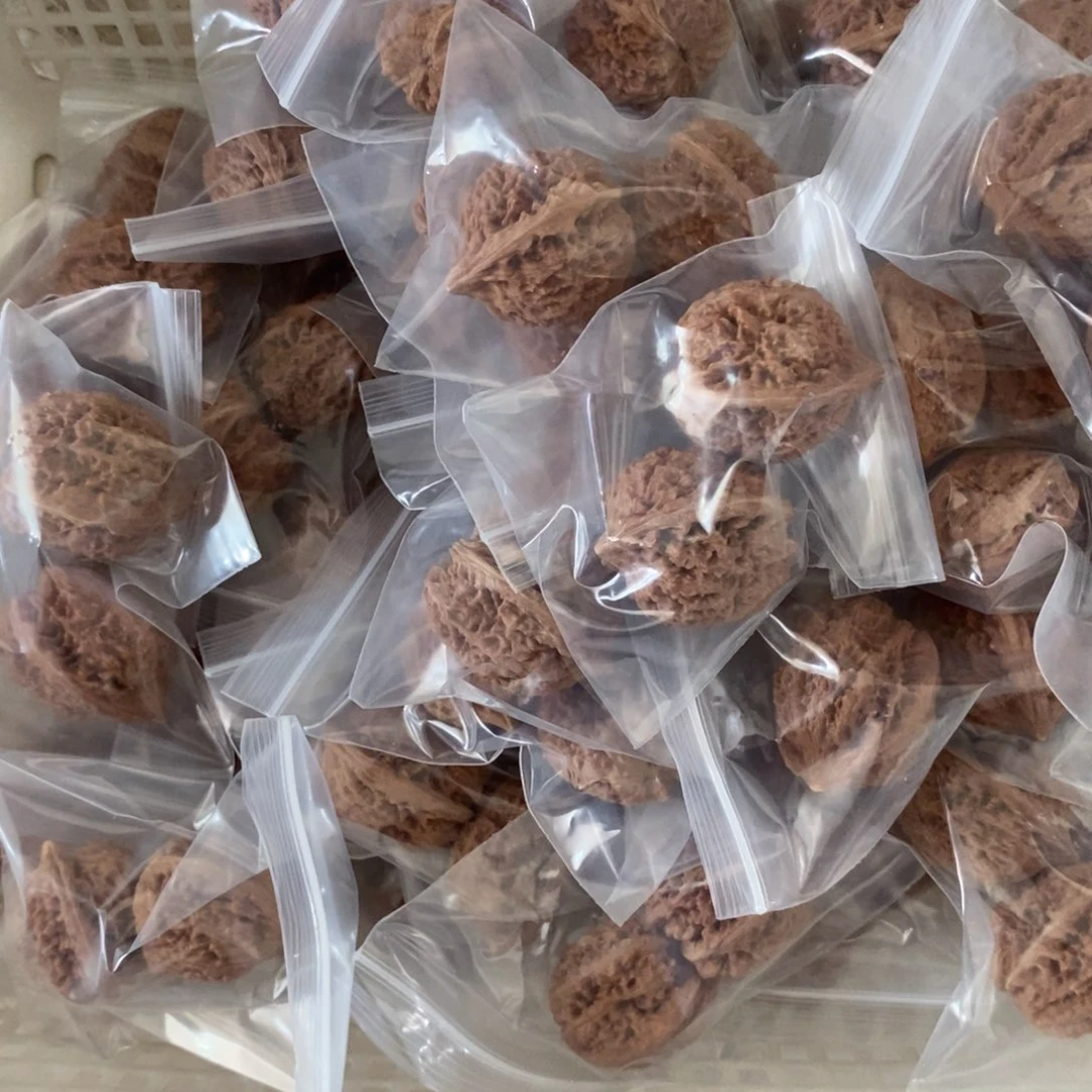 文玩核桃吊坠大蒜有瑕疵