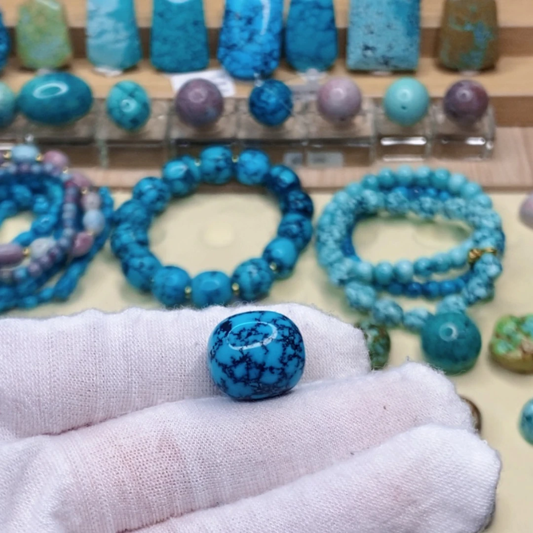 绿松石未镶嵌珠宝奇石