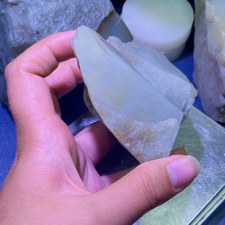 和田玉未镶嵌珠宝半成品