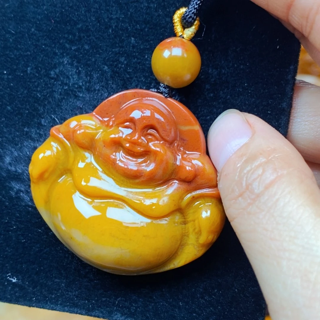 未镶嵌石英质玉（黄龙玉）颈饰