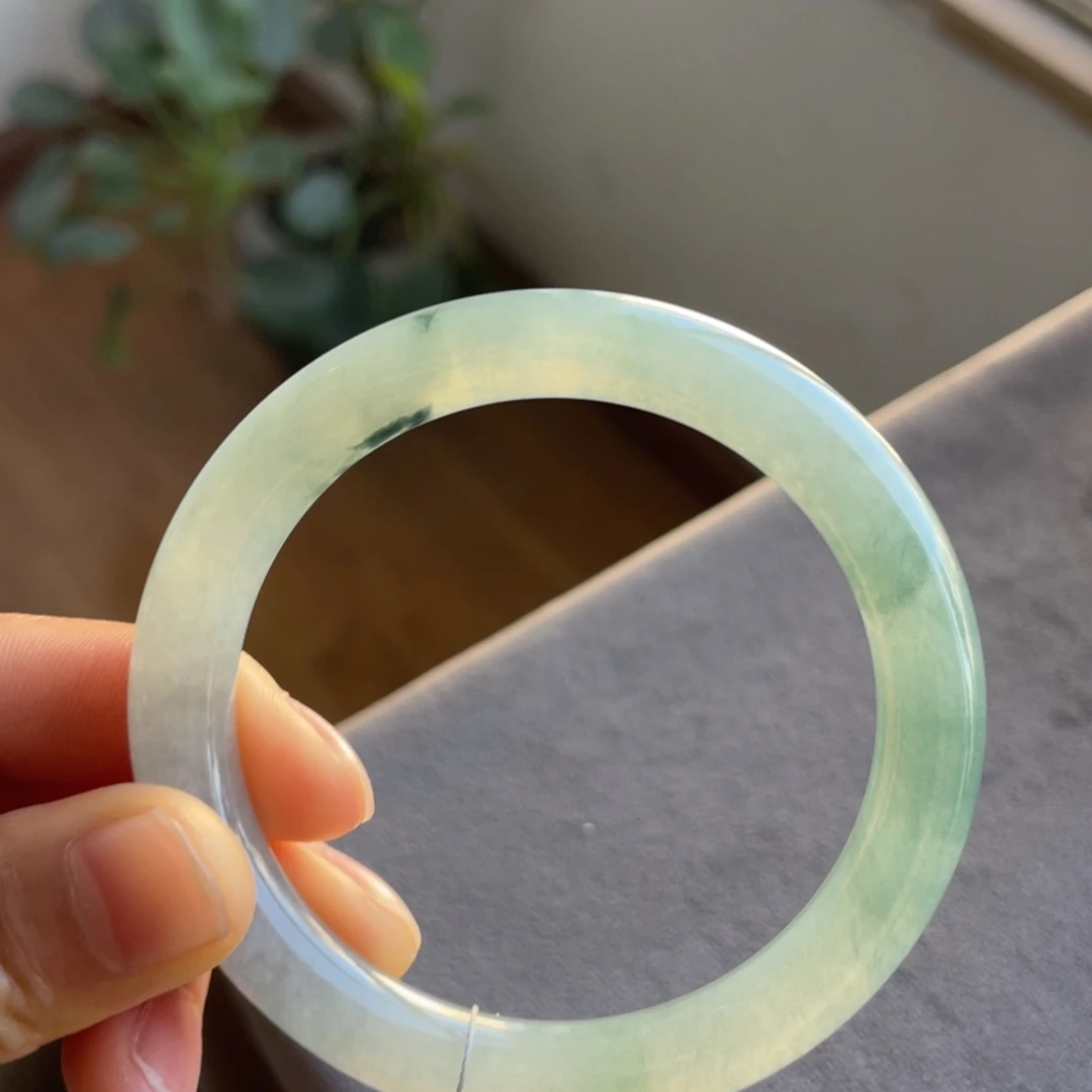 翡翠未镶嵌手镯冰圆