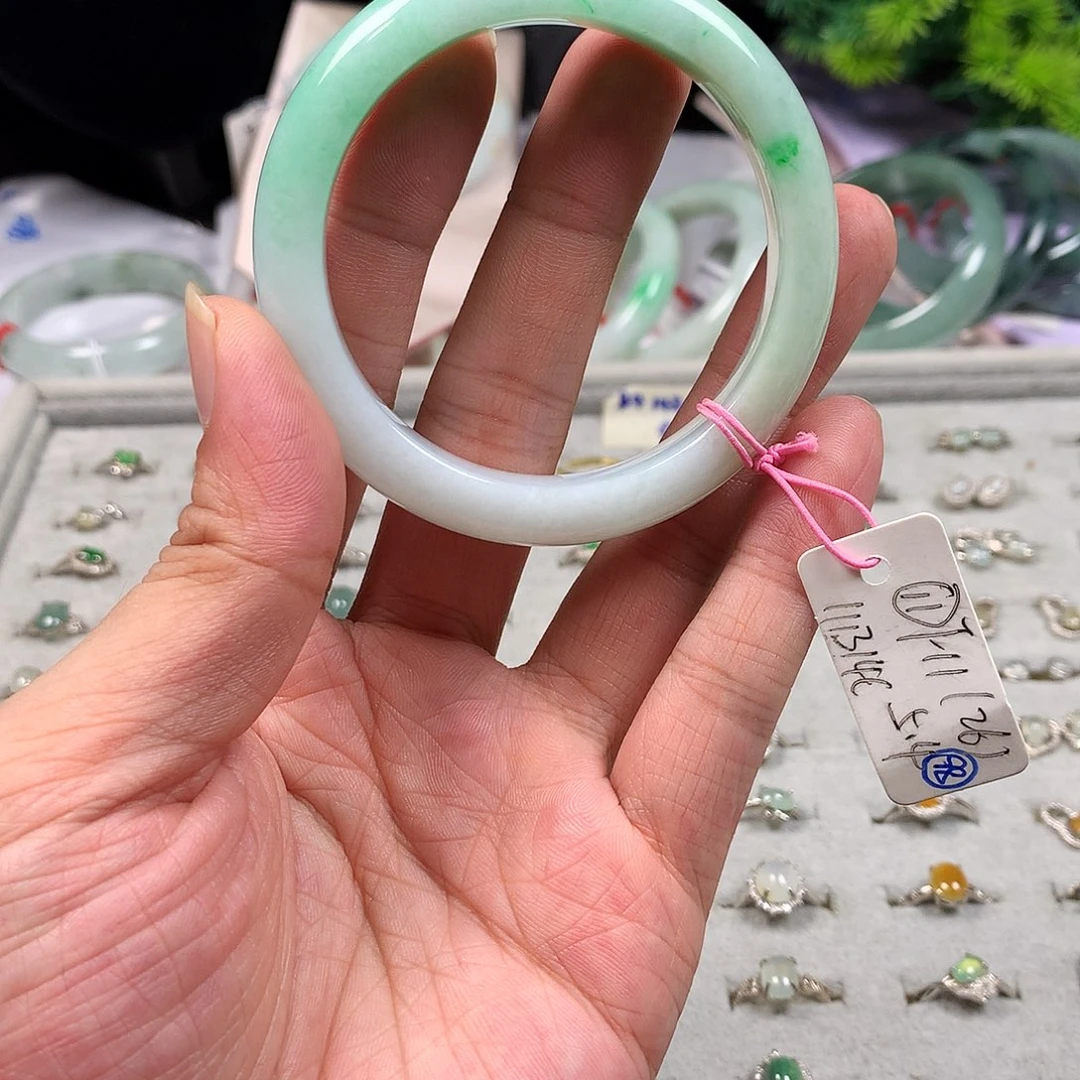 翡翠未镶嵌手镯翡翠手镯