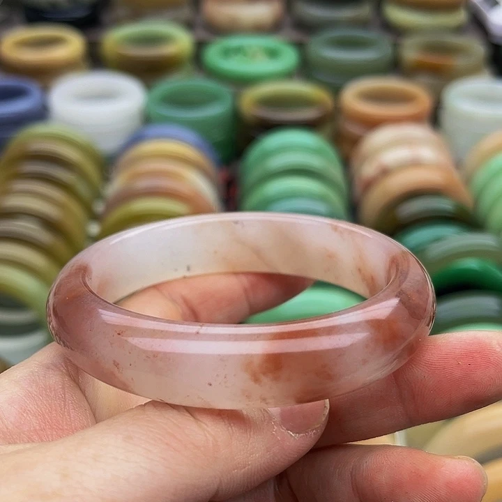 未镶嵌手镯（圆镯）石英质玉