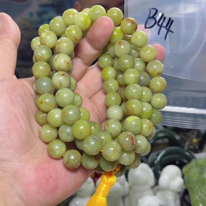 蛇纹石玉颈饰未镶嵌秋*晓