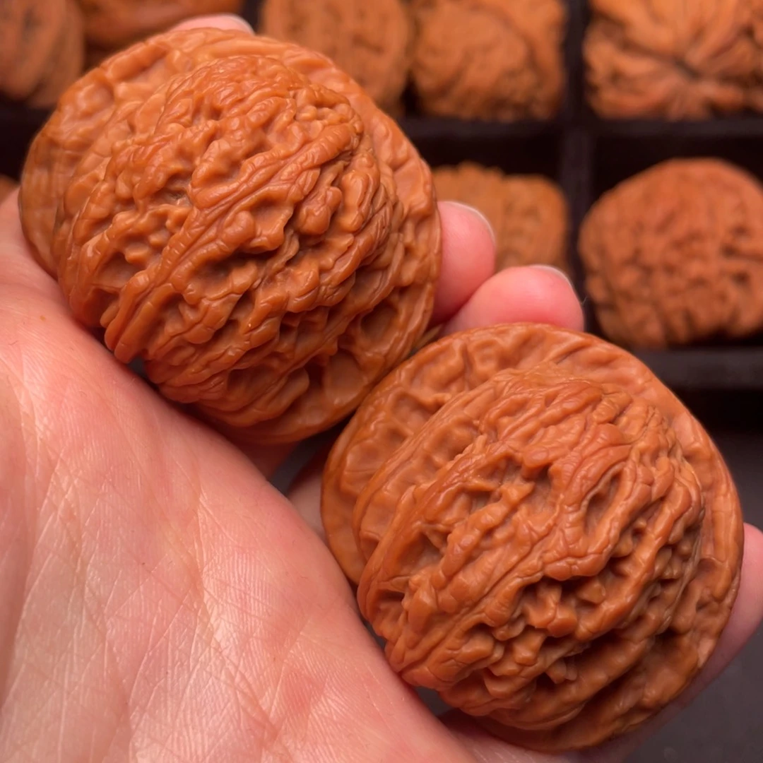 文玩核桃吊坠秦岭野生文玩核桃