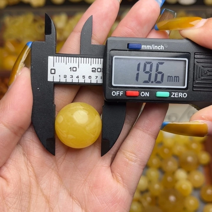 蜜蜡未镶嵌珠宝奇石177-瑕疵放漏