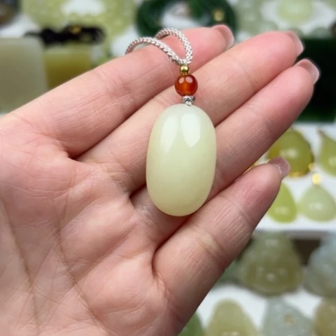 和田玉颈饰未镶嵌