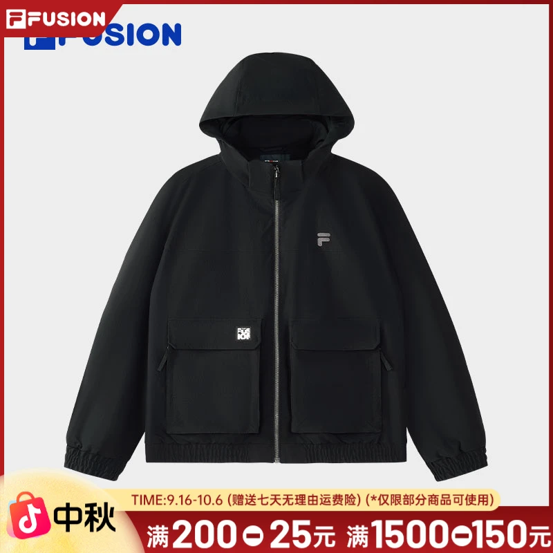 FILA斐乐男子运动户外休闲春季连帽防风梭织外套T11M513702