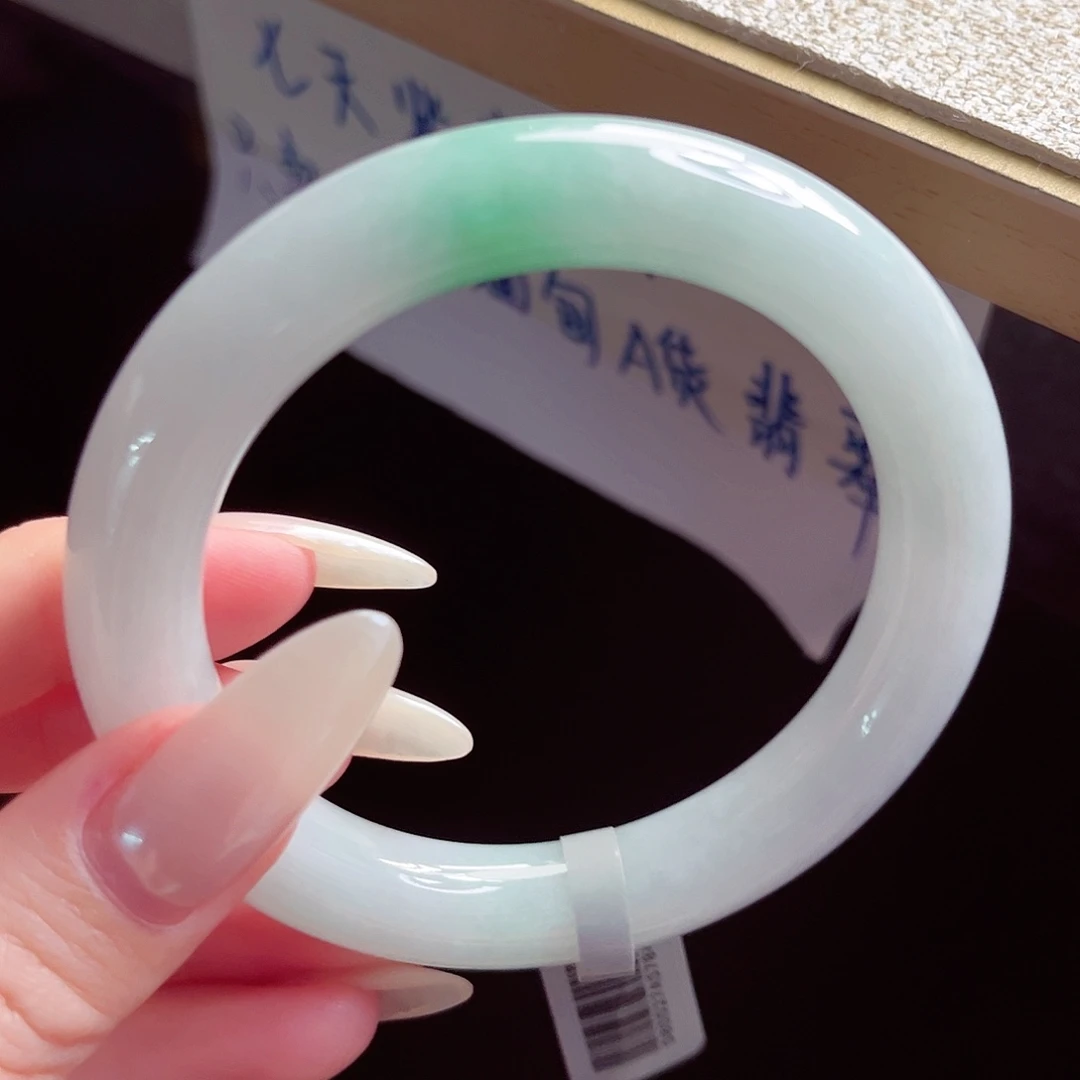 翡翠未镶嵌手镯手镯