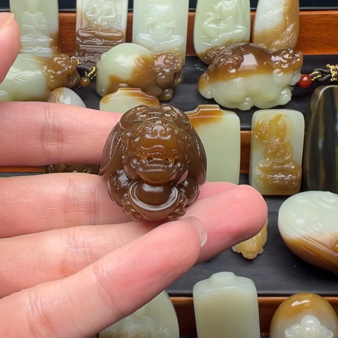 颈饰未镶嵌和田玉
