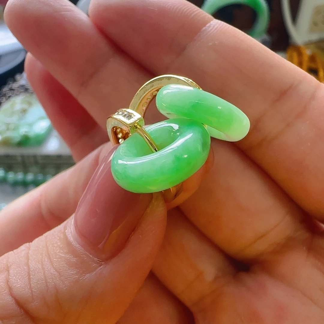 翡翠未镶嵌手镯翡翠240