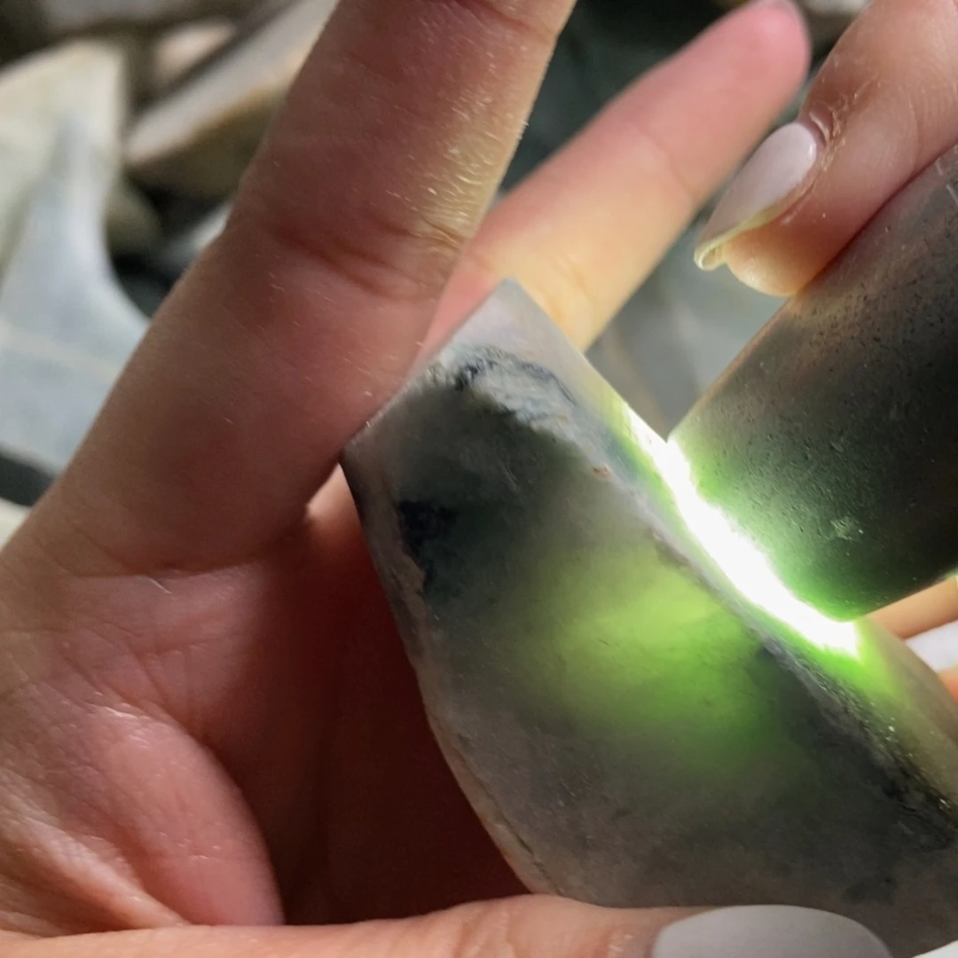 翡翠未镶嵌挂件你