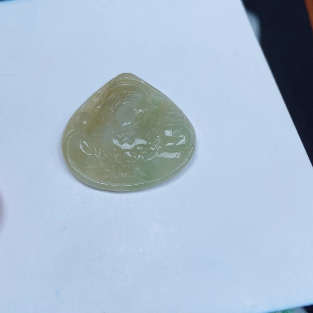 二***分翡翠未镶嵌颈饰财神