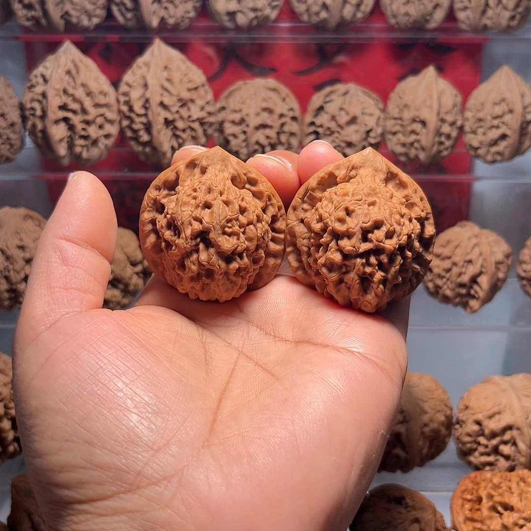 吊坠文玩核桃4.1尺官帽（小尖小修）