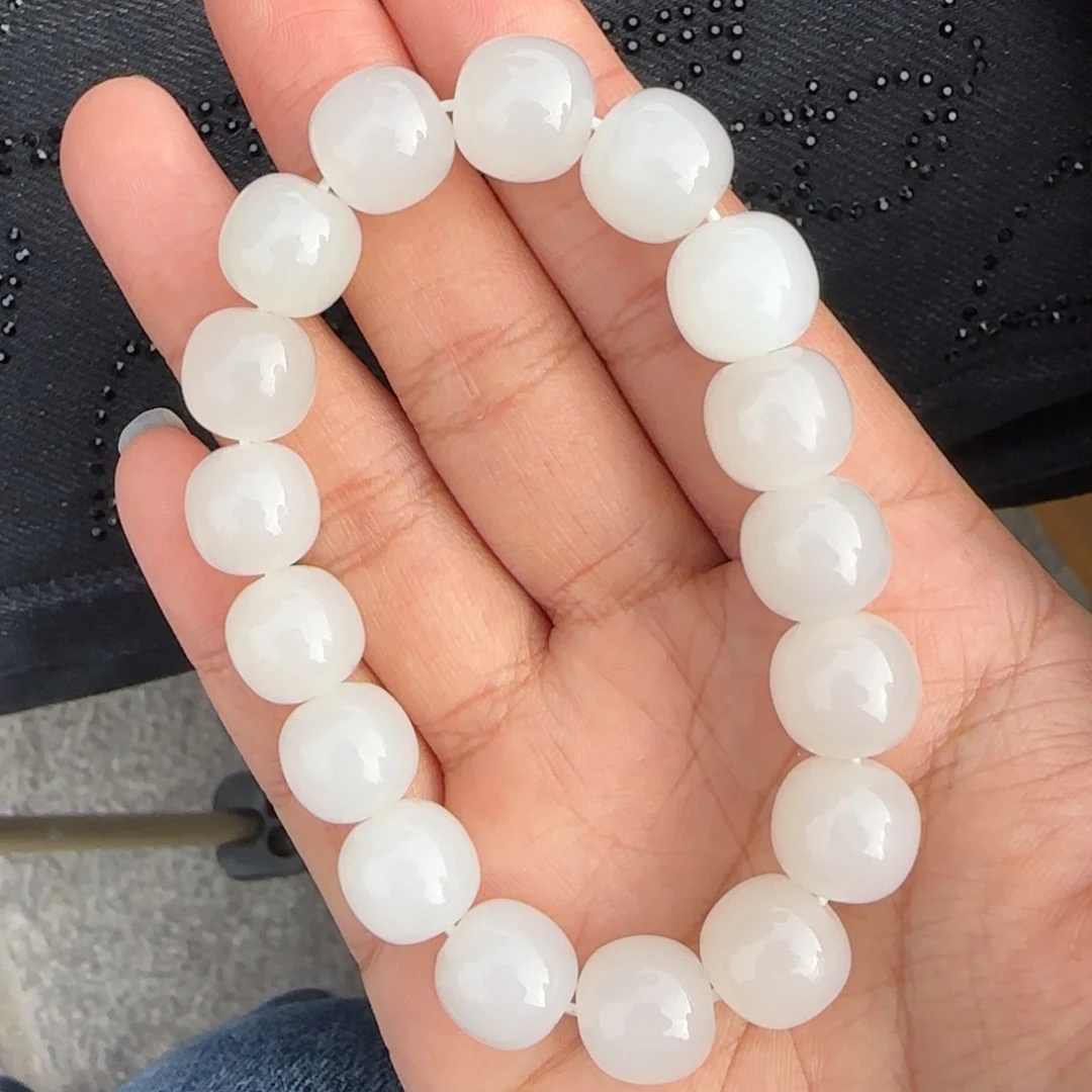 和田玉未镶嵌手串